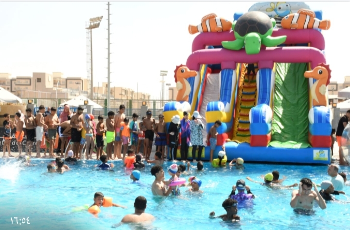 في أجواء صيفية متميزة بأحدث الصروح الشبابية والرياضية بمصر والوطن العربي  مهرجان رائع للألعاب المائية ومبادرة لتمكين الشباب بالجزيرة ٢ بأكتوبر
