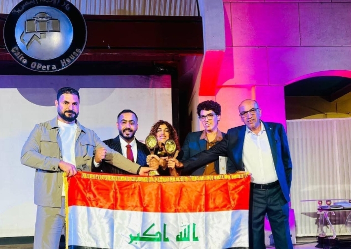 “قمر احمر” يفوز بجائزتين في مهرجان القاهرة الدولي للمونودراما