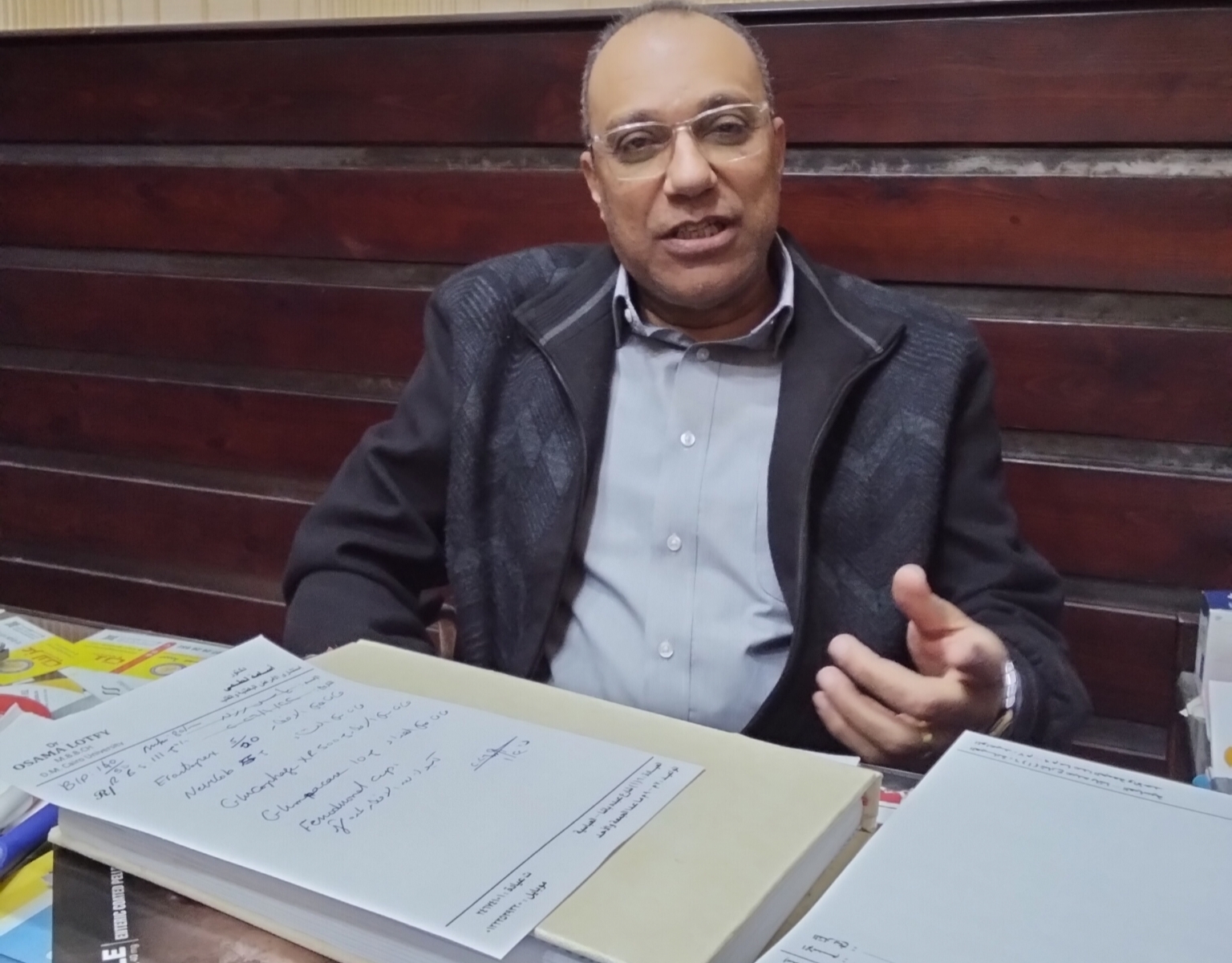 لقاء مع الضمير الطبي الحي: دكتور أسامة لطفي.. حين يصبح الطب لغة للرحمة